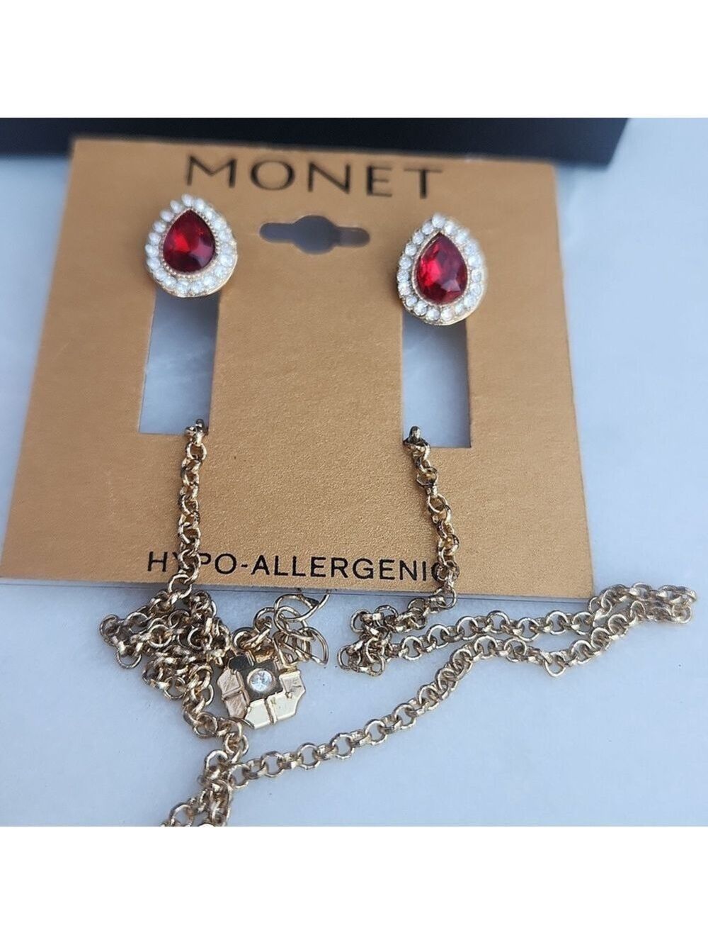New Monet Set Gold Tone Necklace & Earring Set With Cubic Zirconias. - Picture 6 of 12